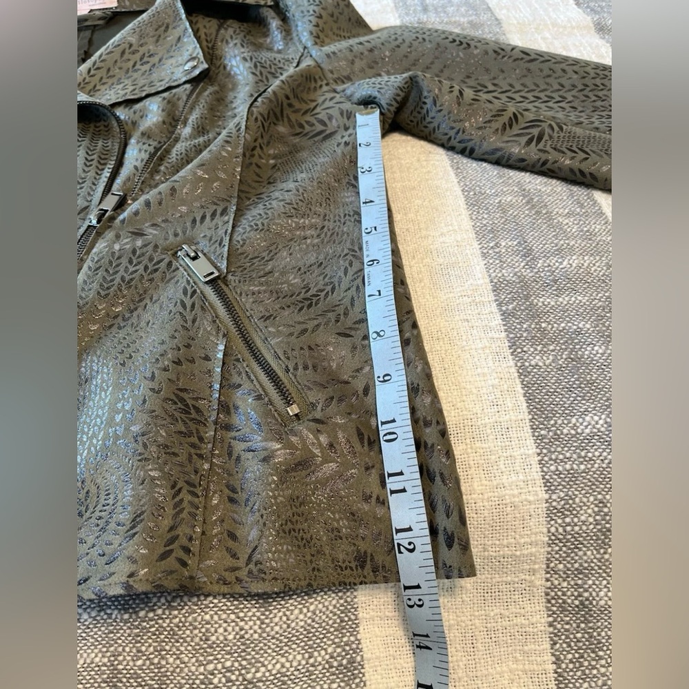 Philosophy Olive Green w/ Leaf Design SZ L Faux Leather Suede Moto Jacket - Picture 11 of 15